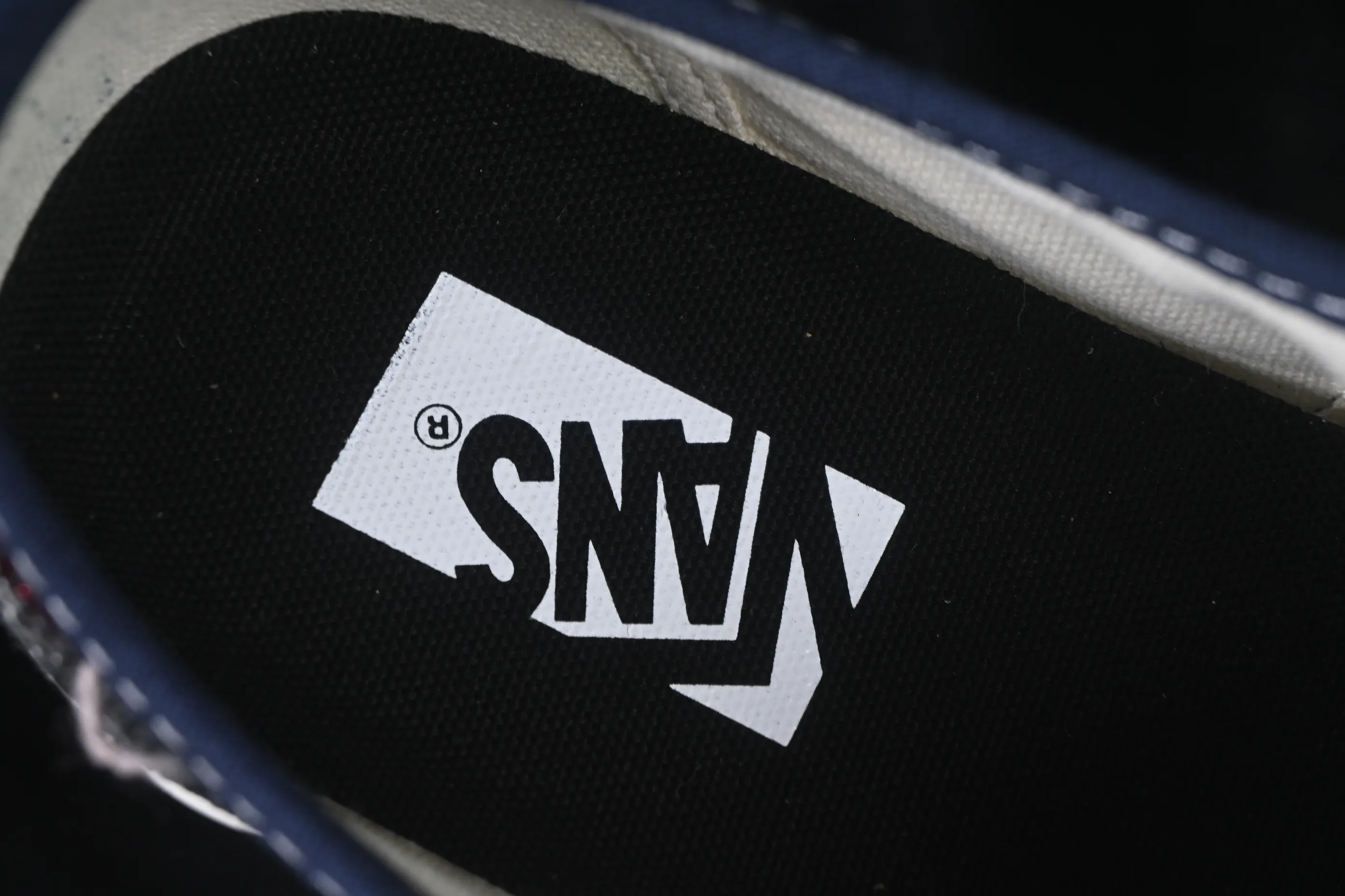All categories Vans Vans series Vans Low Vans low-top Vans Authentic 44 Vans high-end branch low-top casual skateboard shoes VN000DB8Z11